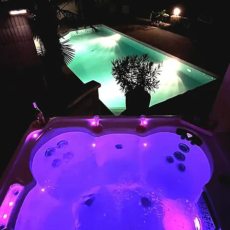 Les Palmiers Des Causses Сasa de vacaciones *